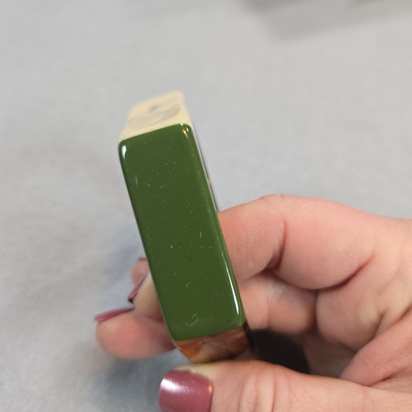 Plunder Chunky Resin Bangle Bracelet Green Ivory Amber Colorblock Statement NWOT - Picture 4 of 7